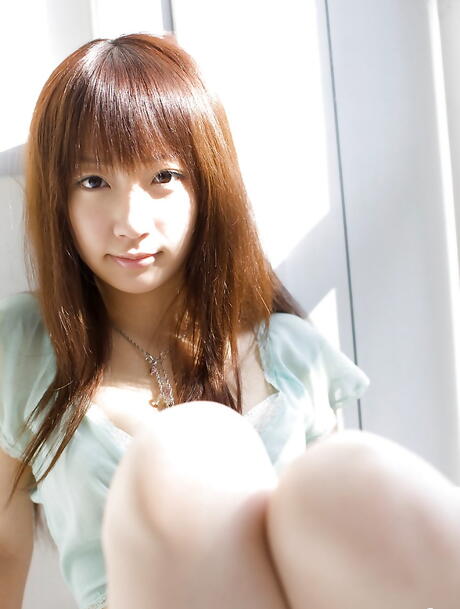 Svelte japanese teen Hina Kurumi in sexy lingerie 