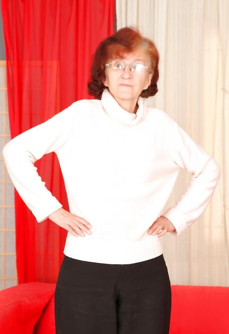 Amazing grannie Marcela in hot sex scene 